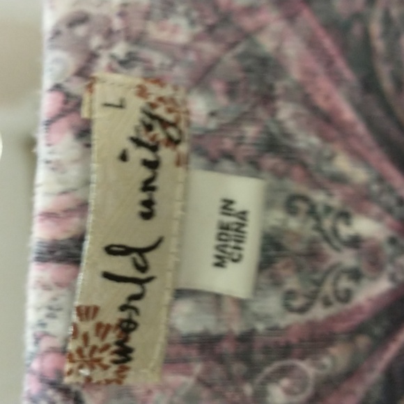 World Unity short sleeved colorful top size Large - Picture 3 of 6